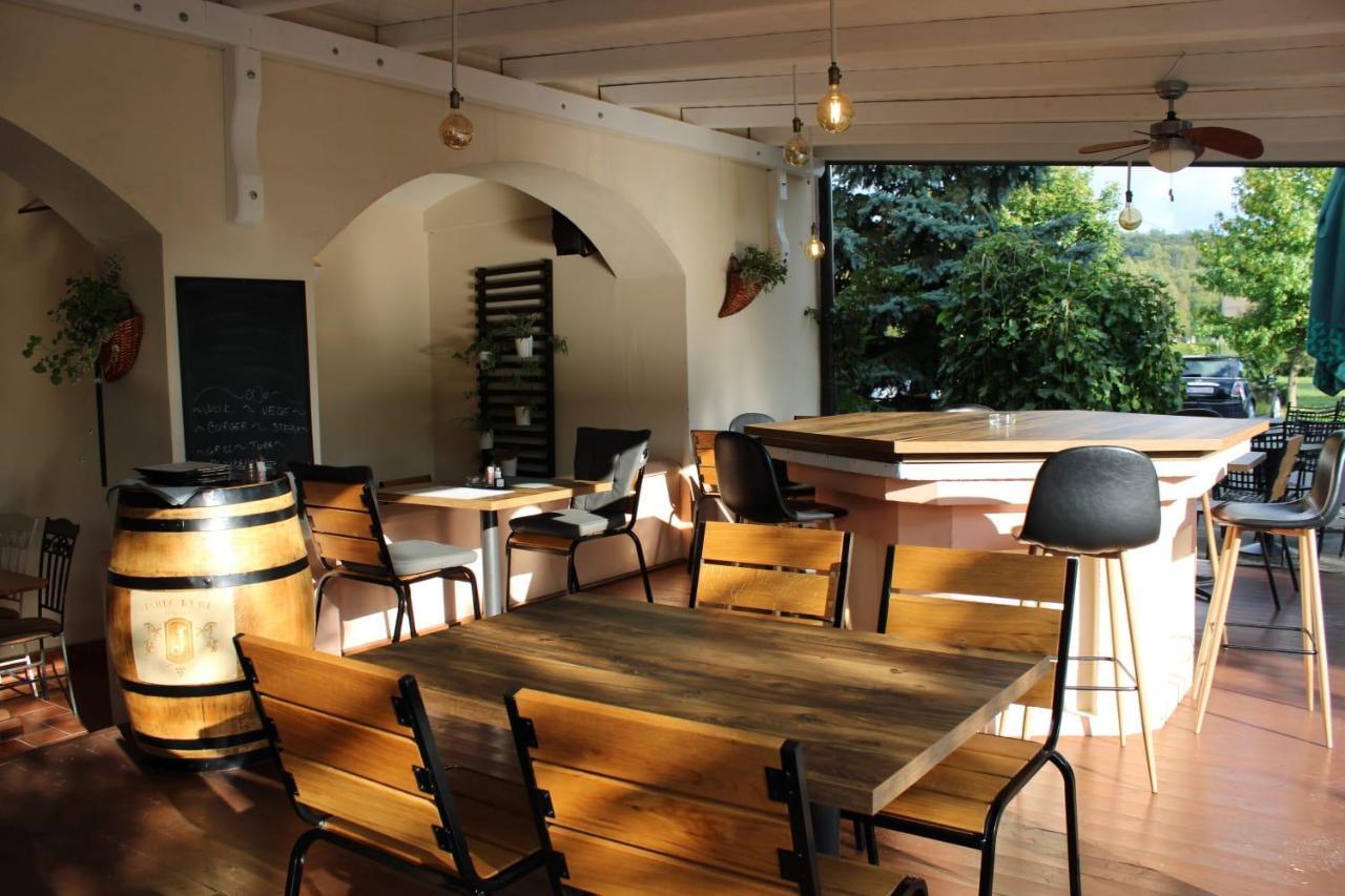 Taverna 1860 Rooms & Apartments Donja Zelina المظهر الخارجي الصورة