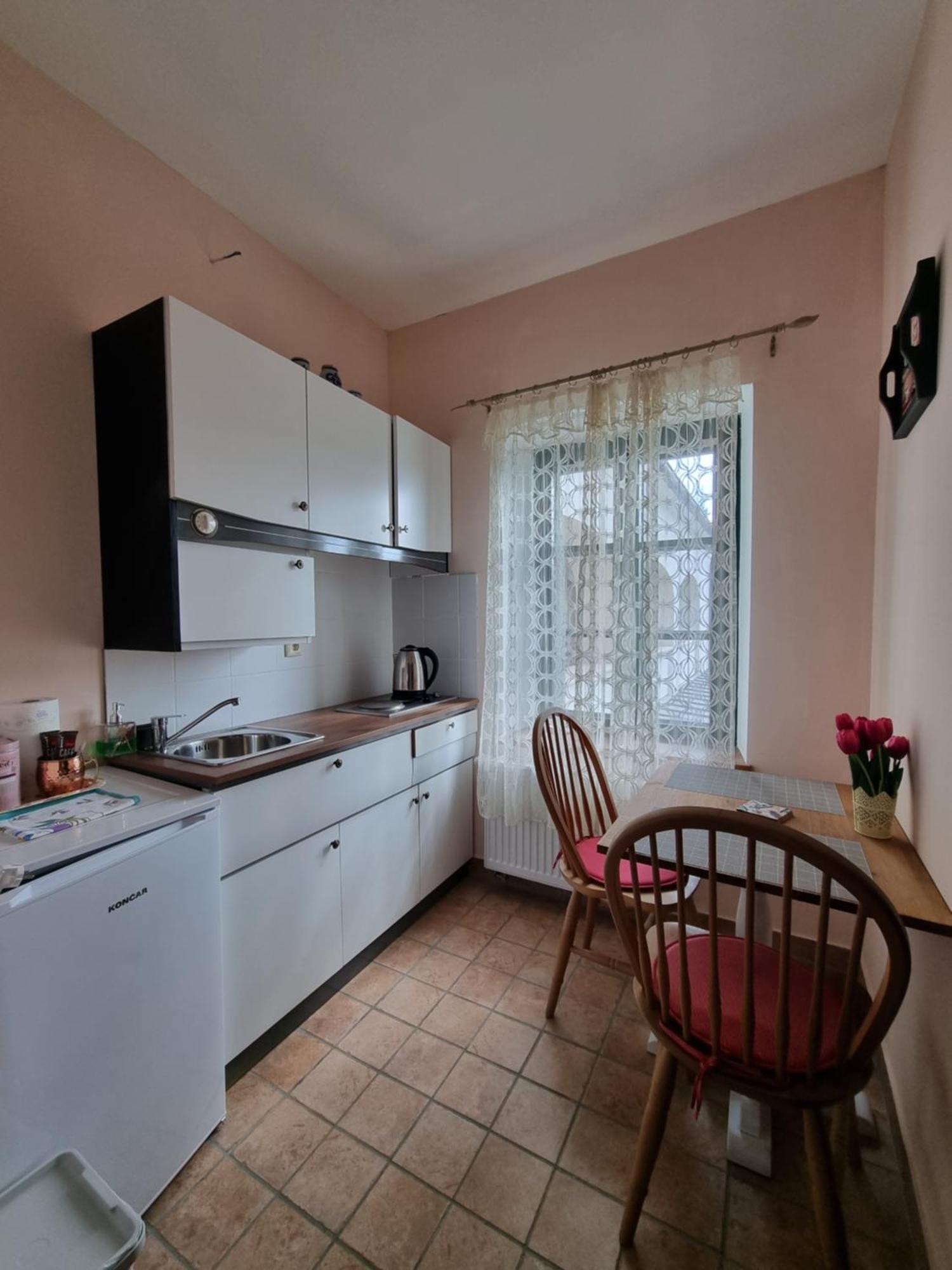 Taverna 1860 Rooms & Apartments Donja Zelina الغرفة الصورة
