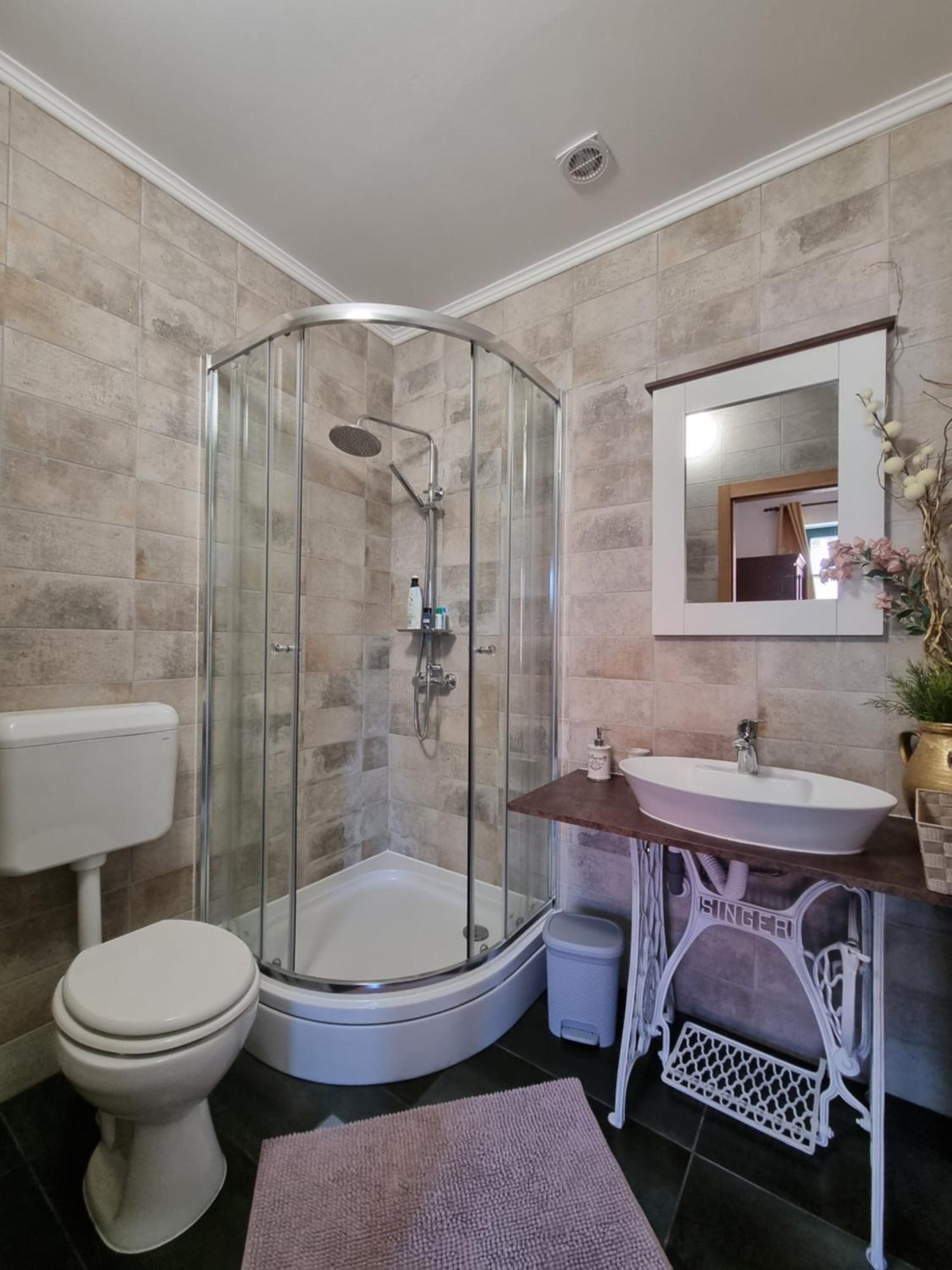 Taverna 1860 Rooms & Apartments Donja Zelina الغرفة الصورة