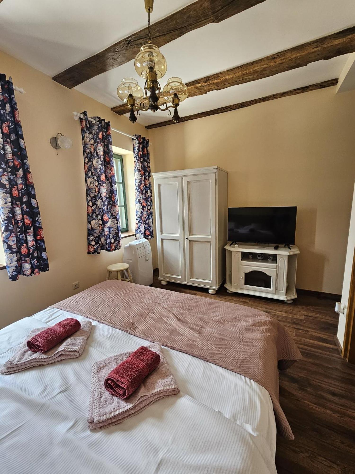 Taverna 1860 Rooms & Apartments Donja Zelina المظهر الخارجي الصورة